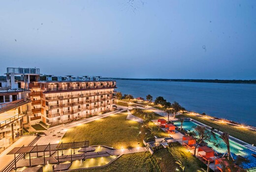 Hotel Sonar Bangla, Taki
