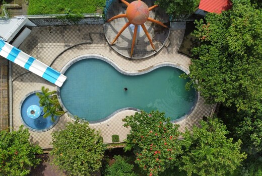 HEAVEN HILL RESORT
