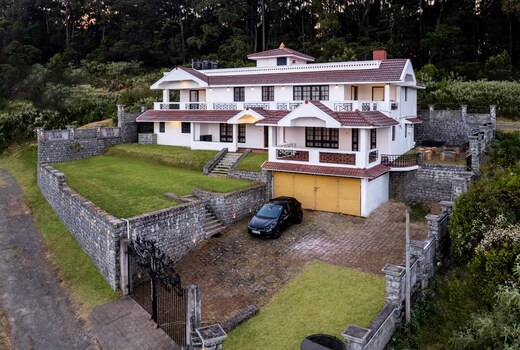 Peak Point Ooty Luxury Villa & Family Resort