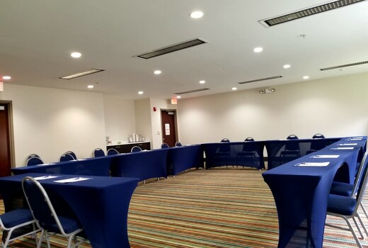 Holiday Inn Express Hotel & Suites Mebane