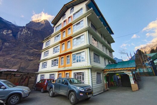 Jain Group Hotel Lachung Continental