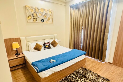 Luxury Studio Apartment Near Expo Mart
