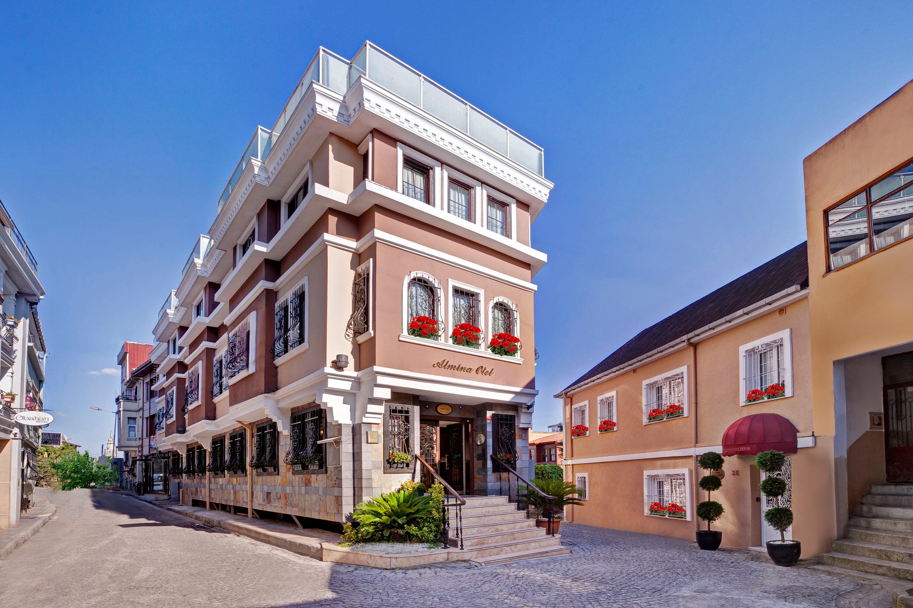 Almina Hotel Special Class