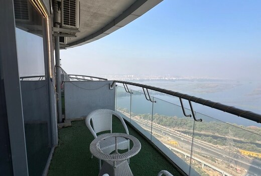 majestic stay at supernova half day 6pm 11am