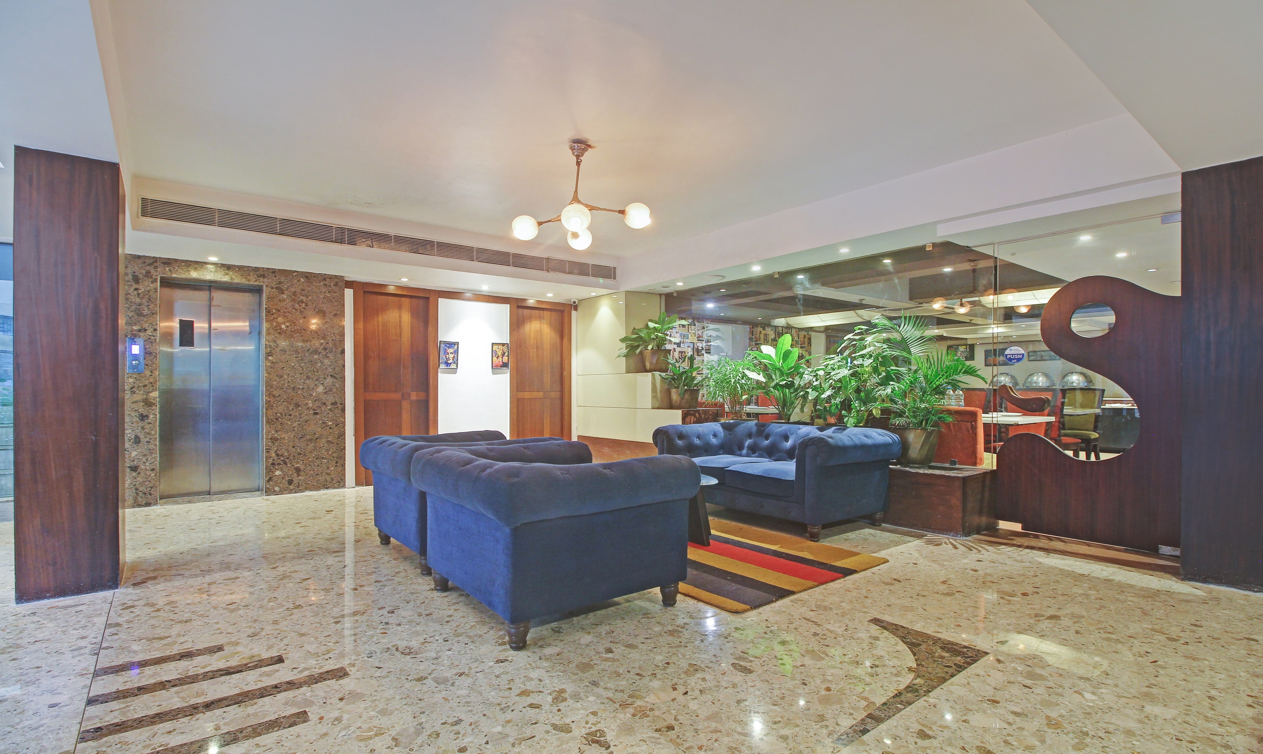 Dee Empresa Hotel