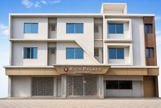 Hotel Rich Palace
