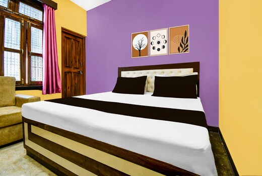 Super OYO Hotel O Amhat Sultanpur City