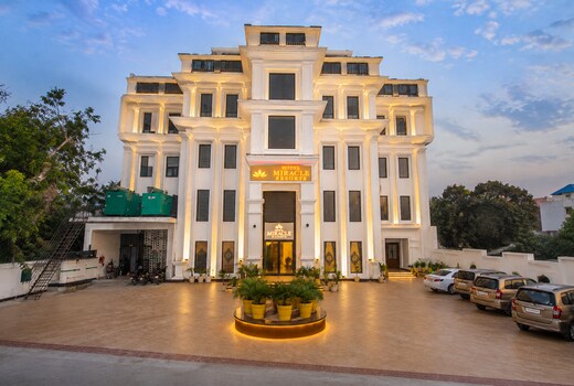 Hotel Miracle Resort