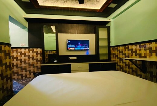 Hotel Ayush