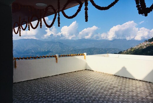 Sangrup Inn || 800 Metres From Main Town