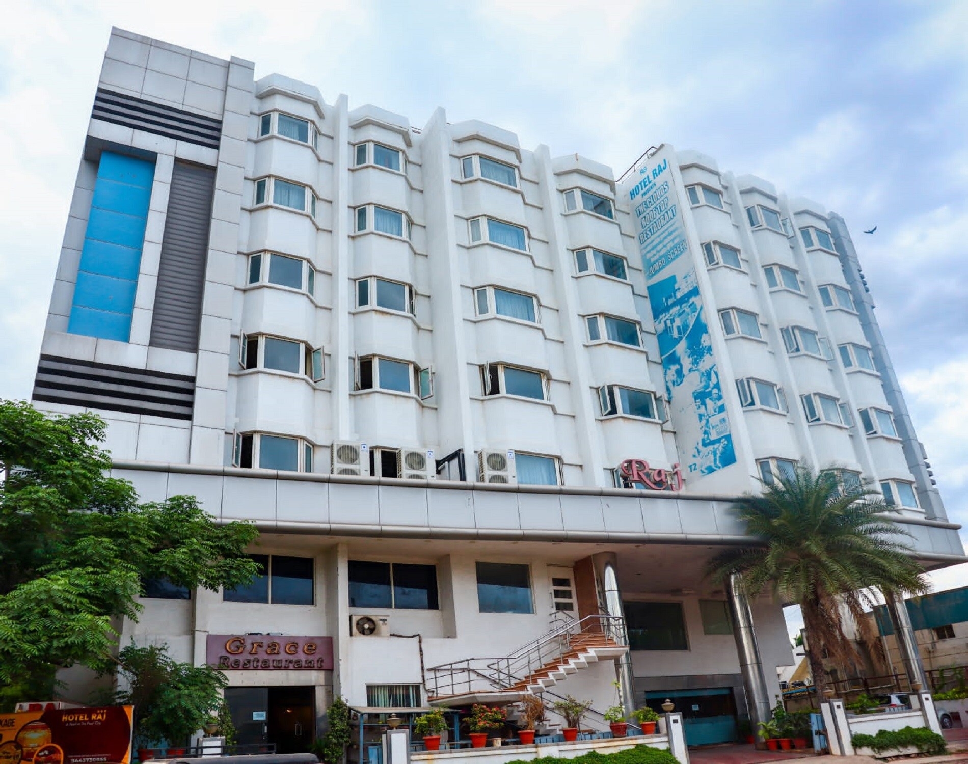 Hotel Raj