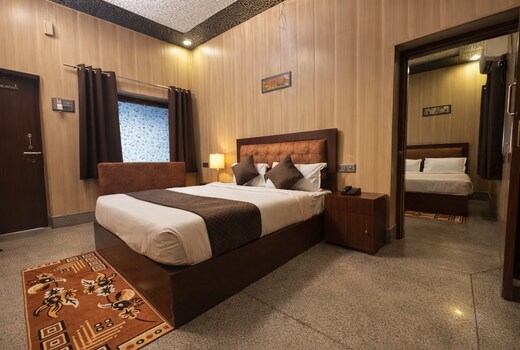Shree Gulab Mansion Hotel and Restaurant