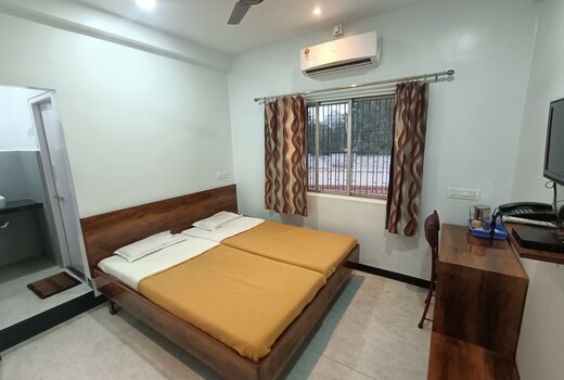 Hotel Parth Residency