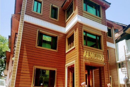 HOTEL ALMONDS