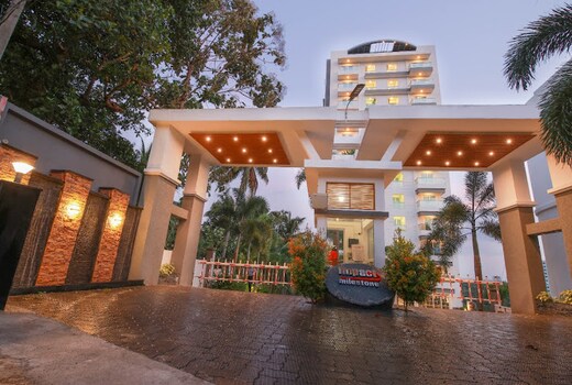 3 Bedroom Unit by Robinson Properties