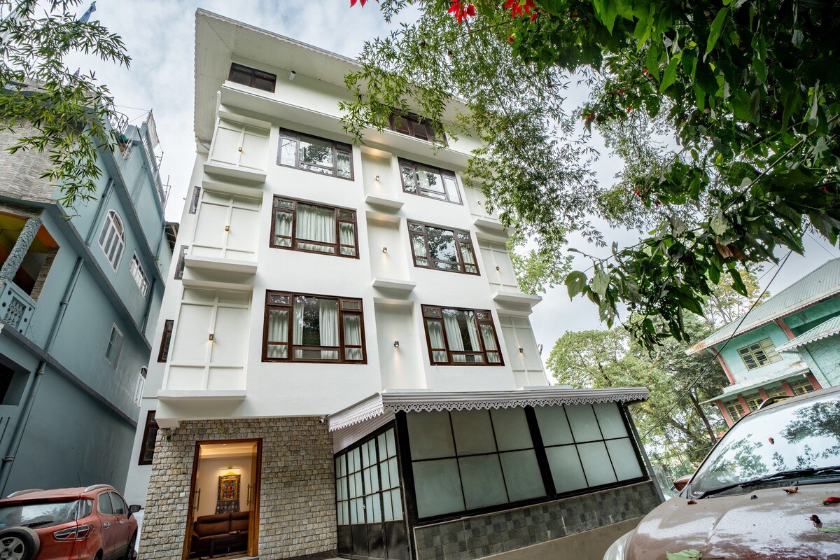 HOTEL PADMASHREE PREMIER