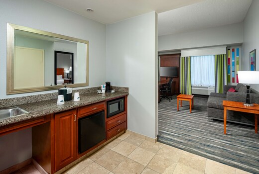 Hampton Inn & Suites by Hilton Mobile I-65@ Airport Blvd