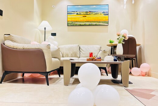 Golden Glow Studio