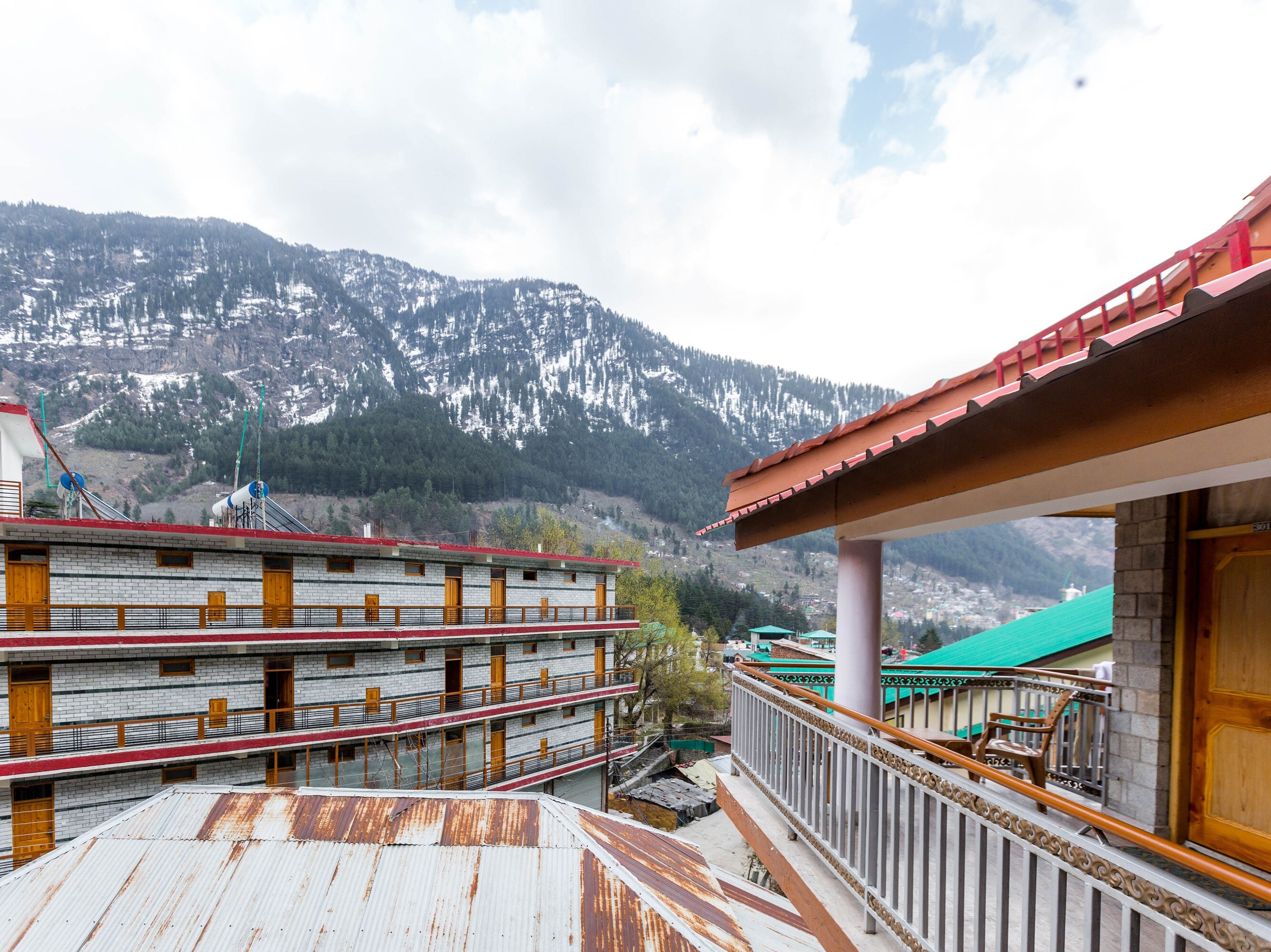 Thakur Hotel
