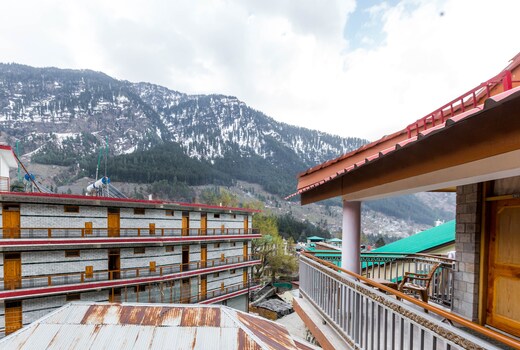 Thakur Hotel