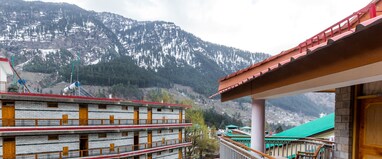 Thakur Hotel
