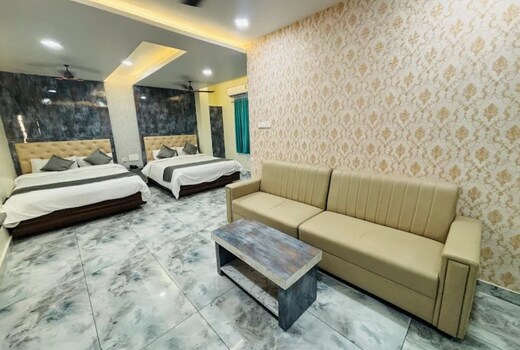 HOTEL MADHAVI ELITE