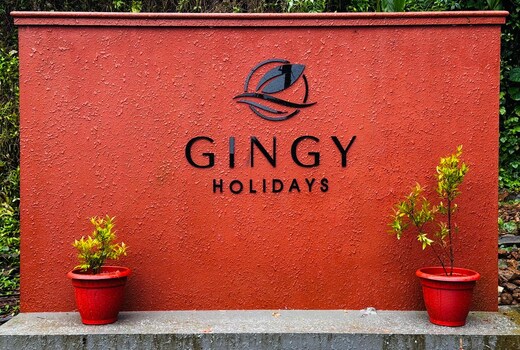 GINGY HOLIDAYS