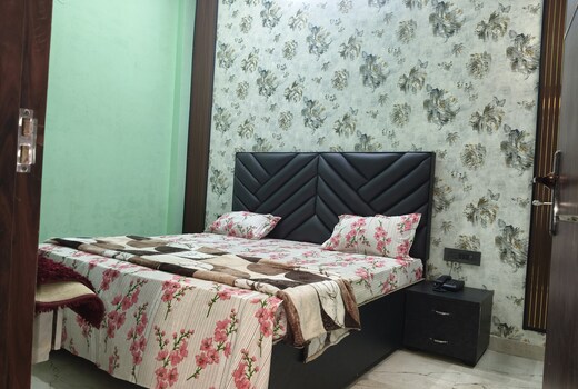 Madhav Hotel