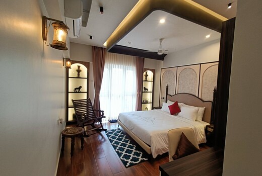 Luxe 3BHK Villa near Balewdi High Street