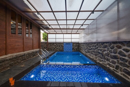 Nine Oaks Pure Veg Villa 3bhk Pvt Pool