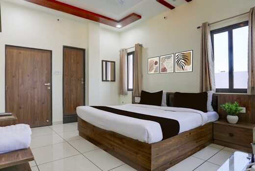 Hotel O Shivam guest house and restaurant
