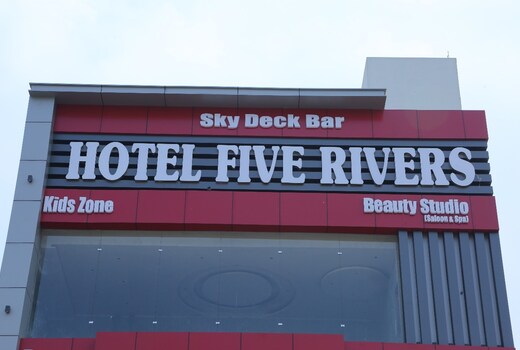 Hotel Five Rivers