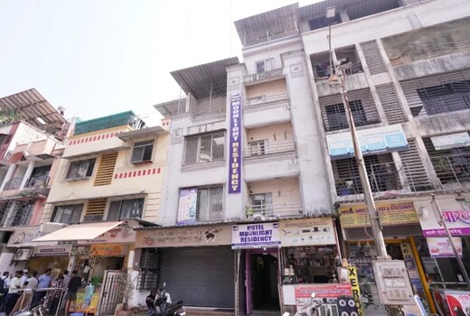 Hotel moonlight residency