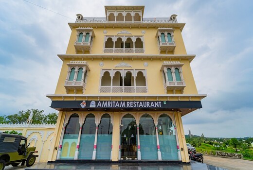 CHANDRA VILAS PALACE HOTEL AND RESORT