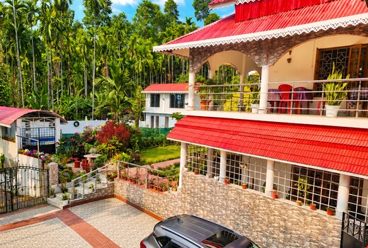 Thulung Shared Nature Stay With Swimming Pool | 3BR |FF By Homeyhuts