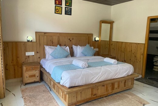 Mountain manor home stay