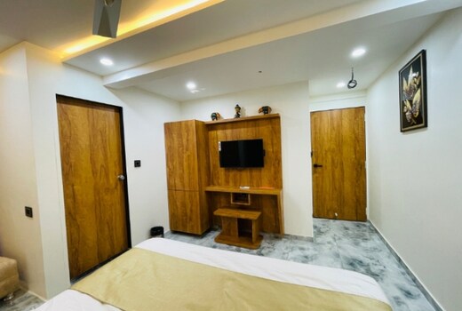 Hotel Skyland navrangpura
