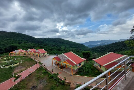 The Royal Resorts and Restaurant