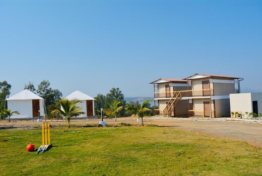 Jaylos Lake Resort and Luxury Tents