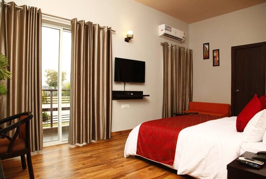 Vrindavan Serenity Hotel And Suite