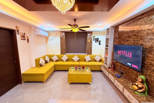 Palm Elanza by Palm Leisure Stays