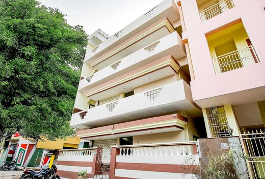 SPOT ON Hotel Sri New Sai Chandra