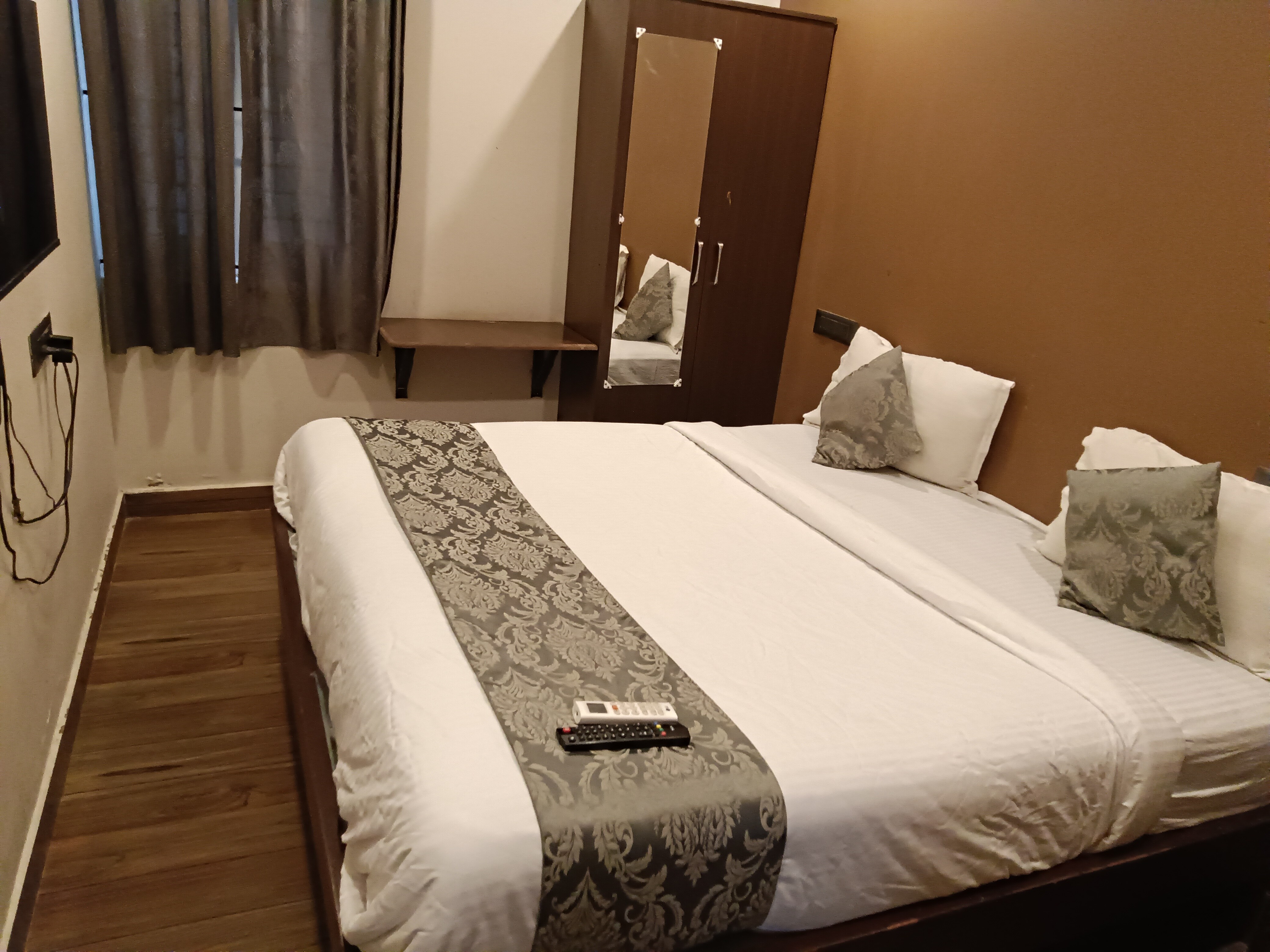 Le Grace Inn S.S Colony