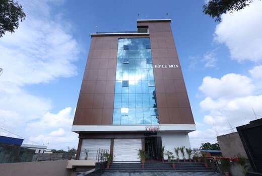 Hotel Aris and Banquet