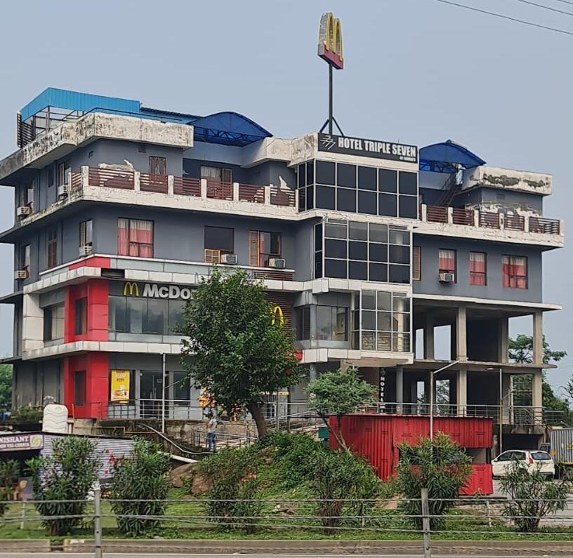 Hotel Triple Seven
