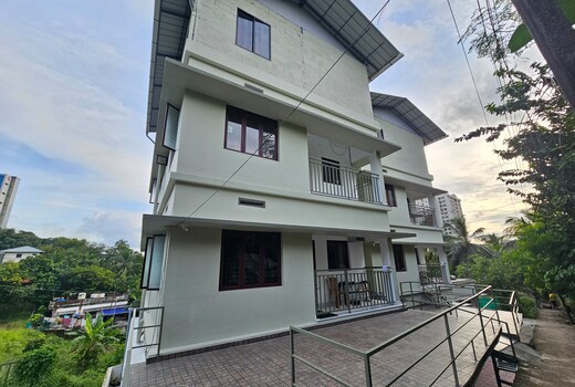 INFOSUITE PG - WOMENS HOSTEL