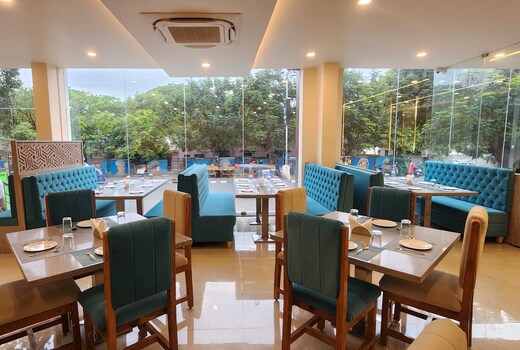 JANA'S HOTEL