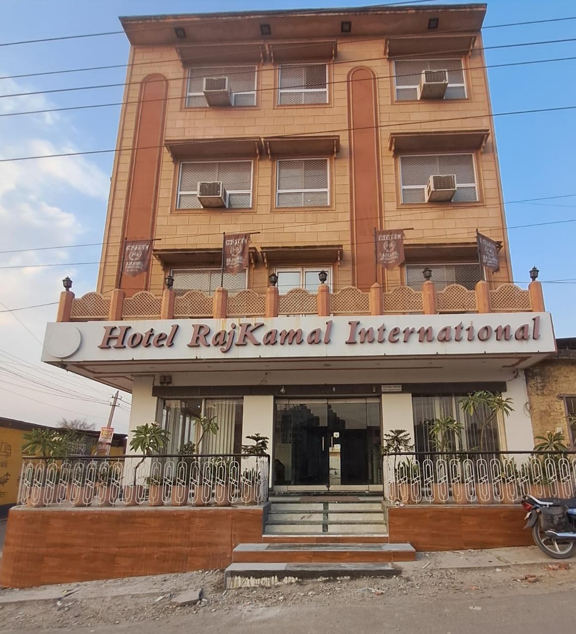 Hotel Rajkamal International