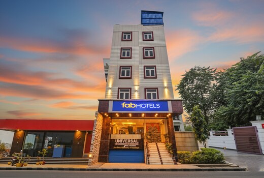 FabHotel Grand Sheela