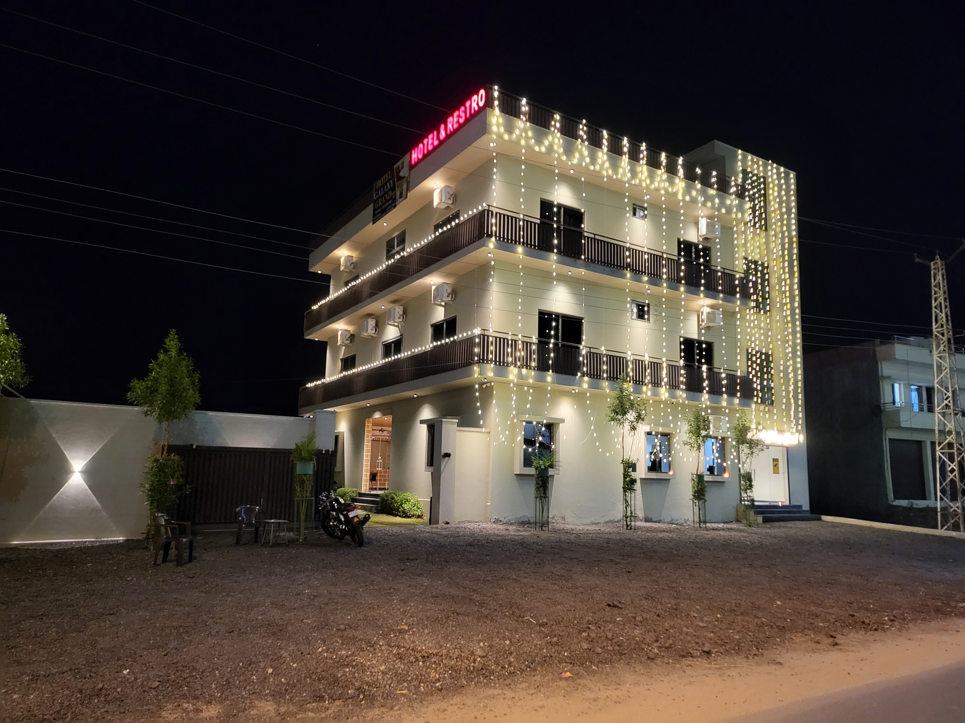Hotel Galaxy Grand
